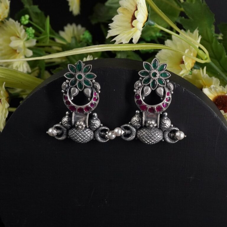 Elegant Silver kemp earrings